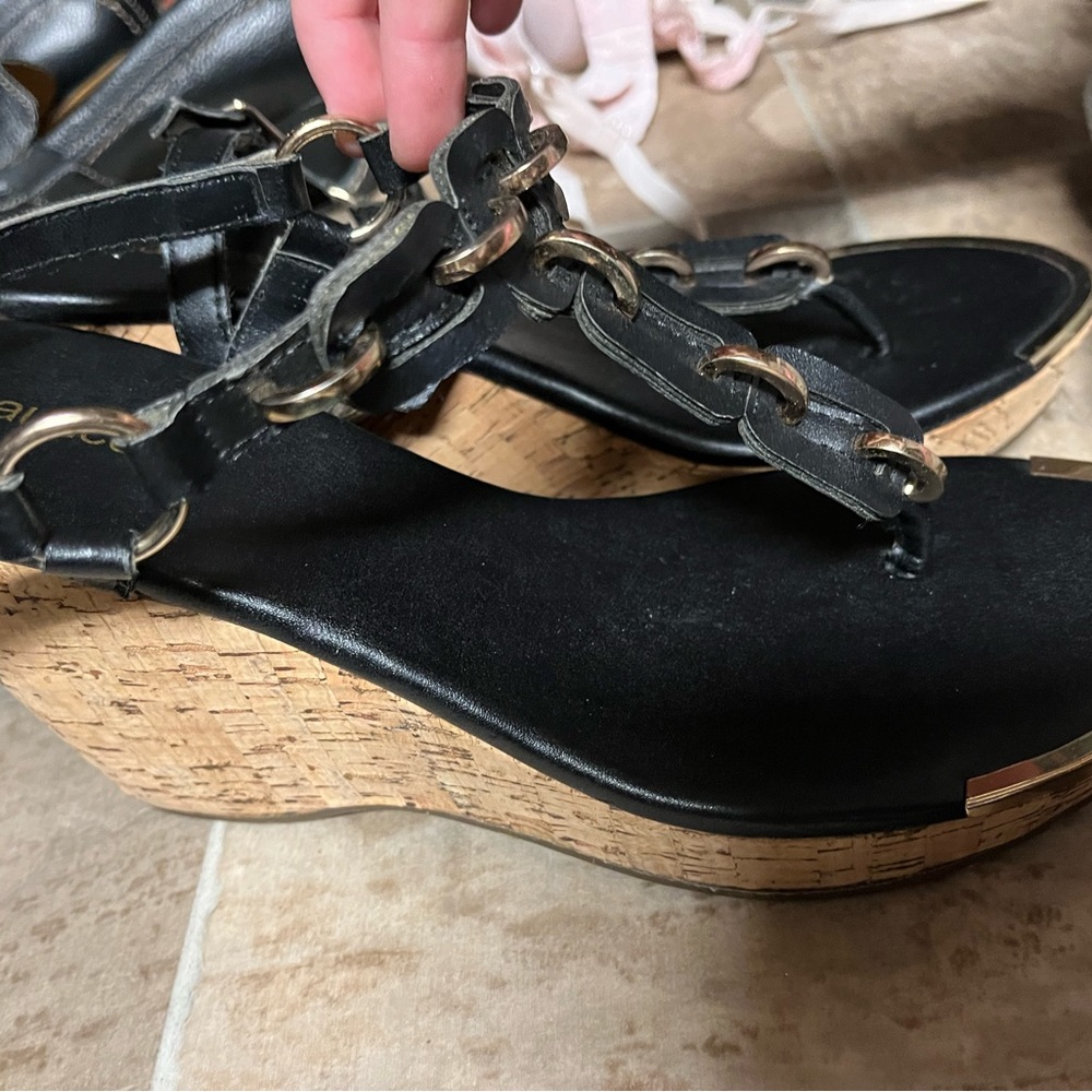 heels - Picture 2 of 2